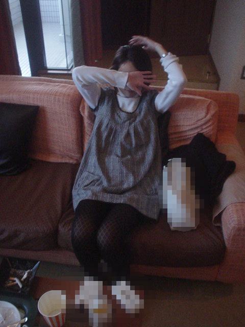 �l�B�e��������s���̐l��